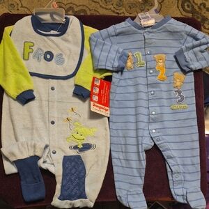 3pc Boys 9m Blue and Green Frog One Piece With Bib, Carters 9m Blue Footies